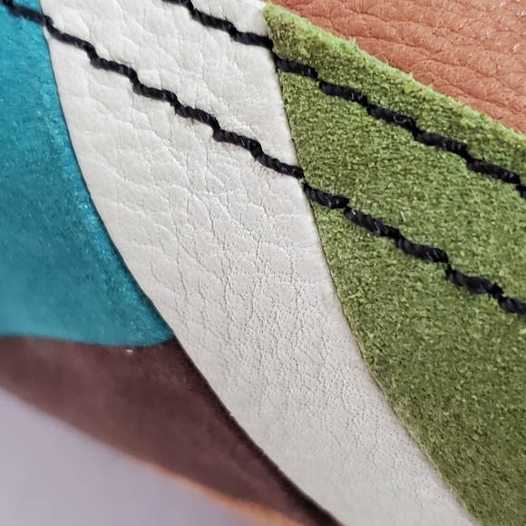 SOLD Fifty Four purse by Fossil - Picture 8 of 16